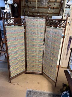 Antique privacy screen
